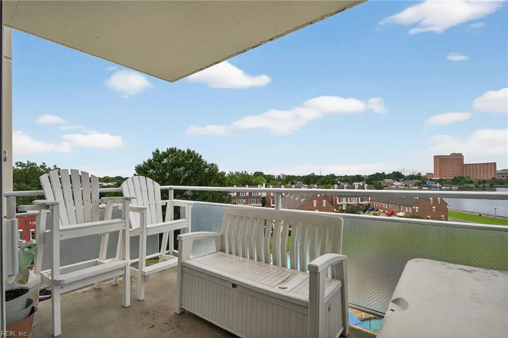 Portsmouth, Virginia 23704, United States, 1 Bedroom Bedrooms, ,1 BathroomBathrooms,Residential,Active,213646