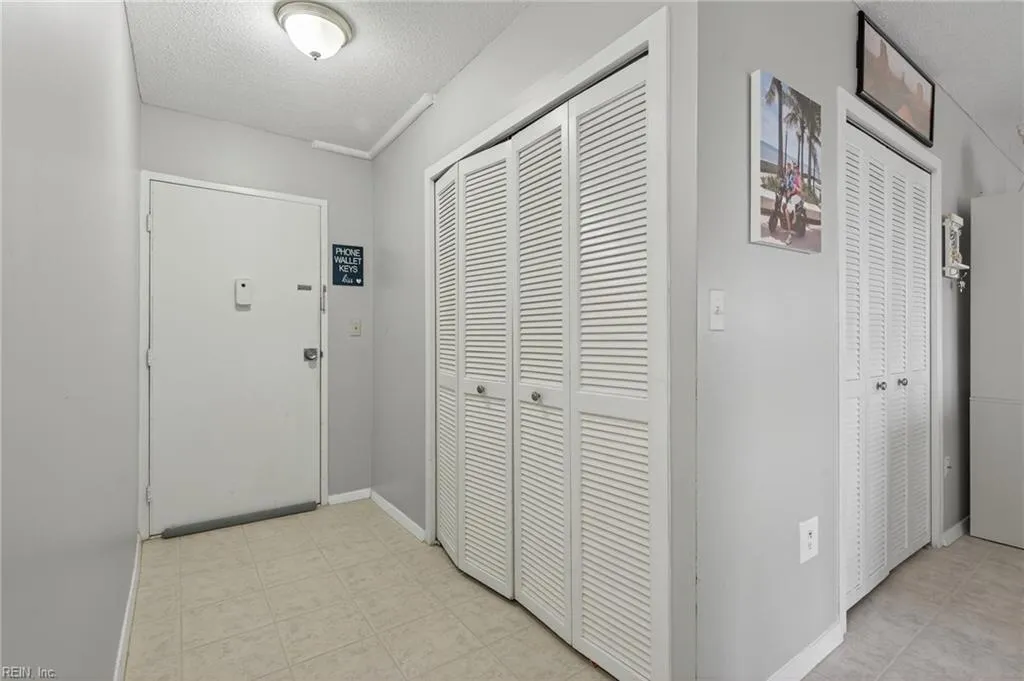 Portsmouth, Virginia 23704, United States, 1 Bedroom Bedrooms, ,1 BathroomBathrooms,Residential,Active,213646