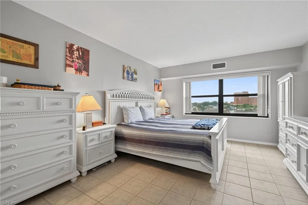 Portsmouth, Virginia 23704, United States, 1 Bedroom Bedrooms, ,1 BathroomBathrooms,Residential,Active,213646