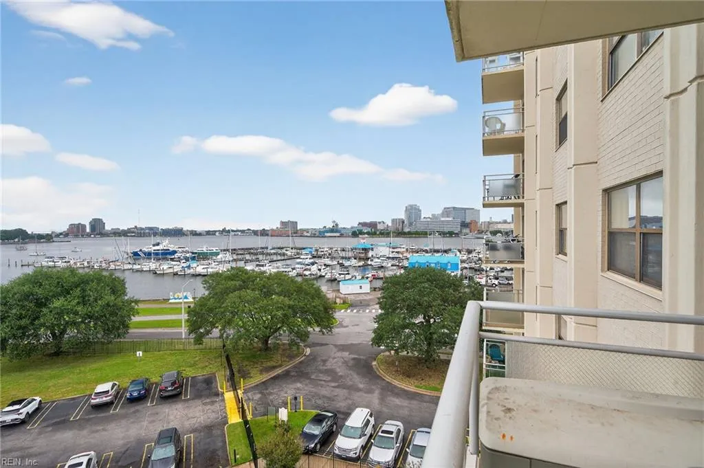 Portsmouth, Virginia 23704, United States, 1 Bedroom Bedrooms, ,1 BathroomBathrooms,Residential,Active,213646