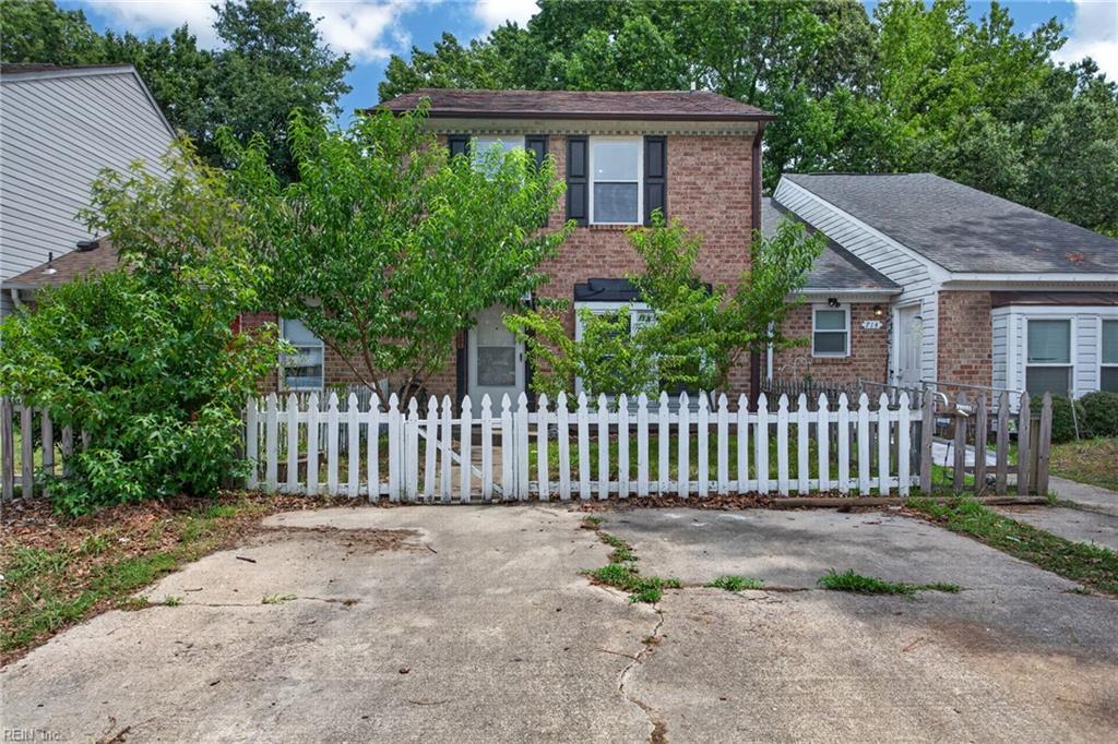 Photo of 716 Oak Hurst Court Court #716, Virginia Beach, VA 23462 (MLS # 10645378)