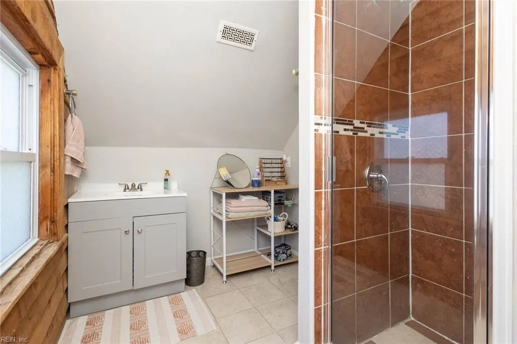 Norfolk, Virginia 23502, United States, 3 Bedrooms Bedrooms, ,2 BathroomsBathrooms,Residential,Active,165118