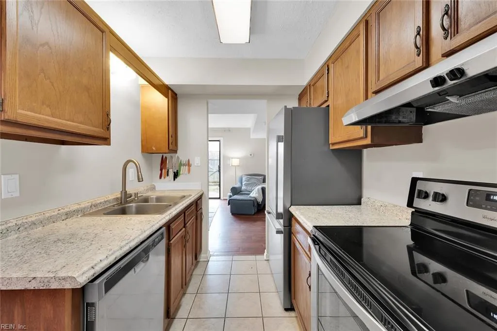 Williamsburg, Virginia 23185, United States, 3 Bedrooms Bedrooms, ,2 BathroomsBathrooms,Residential,Pending,25871