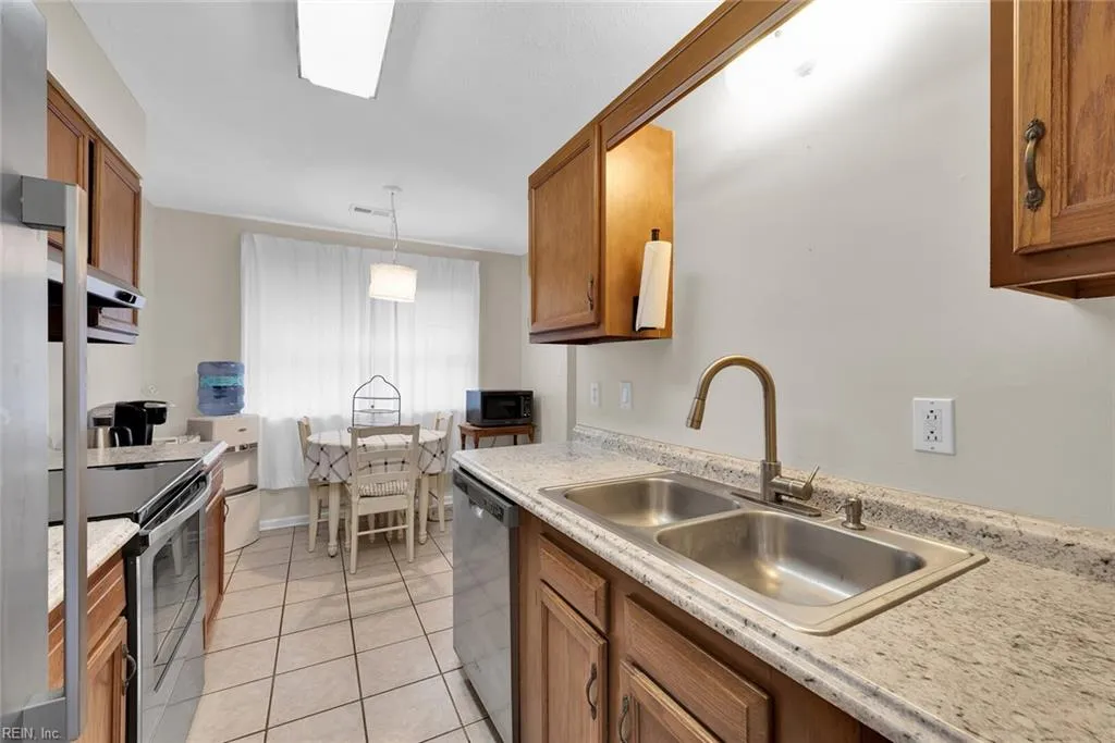 Williamsburg, Virginia 23185, United States, 3 Bedrooms Bedrooms, ,2 BathroomsBathrooms,Residential,Pending,25871