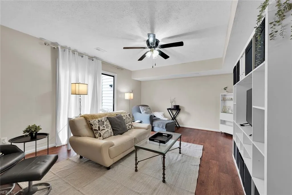 Williamsburg, Virginia 23185, United States, 3 Bedrooms Bedrooms, ,2 BathroomsBathrooms,Residential,Pending,25871