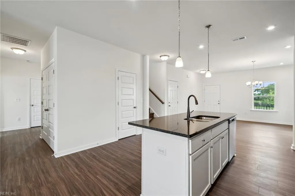 Suffolk, Virginia 23434, United States, 3 Bedrooms Bedrooms, ,3 BathroomsBathrooms,Residential,Active,171222