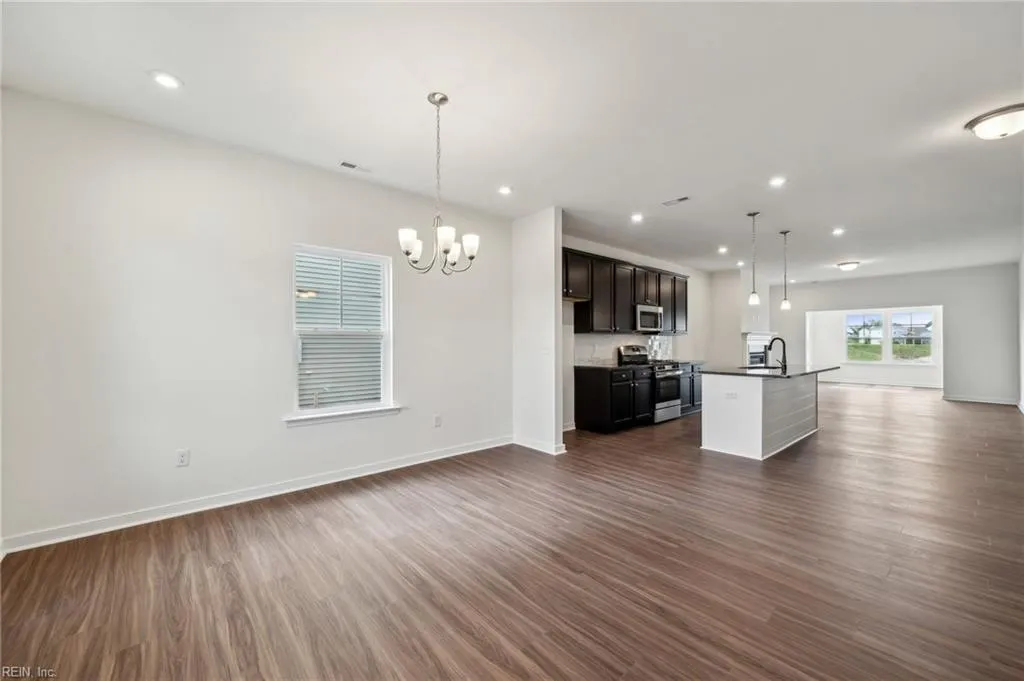 Suffolk, Virginia 23434, United States, 3 Bedrooms Bedrooms, ,3 BathroomsBathrooms,Residential,Active,171222