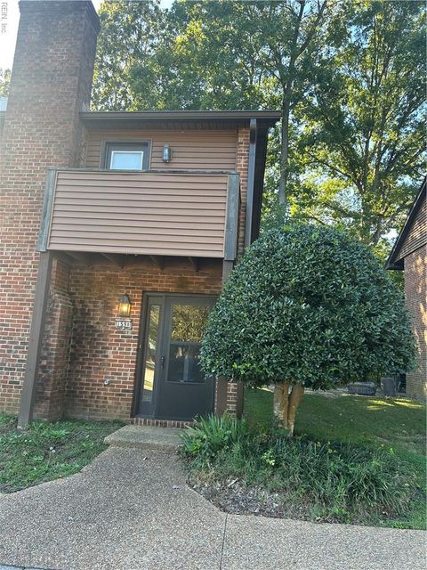 Photo of 159 Windsor Castle Drive #D, Newport News, VA 23608 (MLS # 10606427)