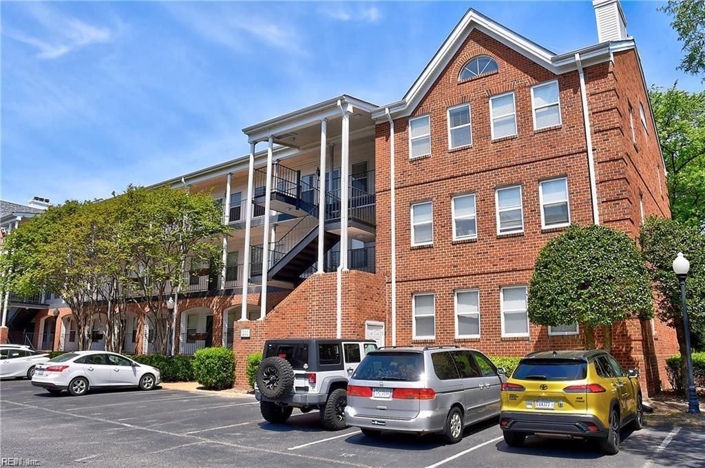 Photo of 201 Westover Avenue #203, Norfolk, VA 23507 (MLS # 10628286)