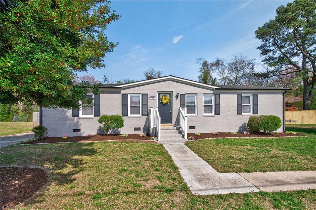 Photo of 202 Bunch Avenue, Suffolk, VA 23434 (MLS # 10627175)