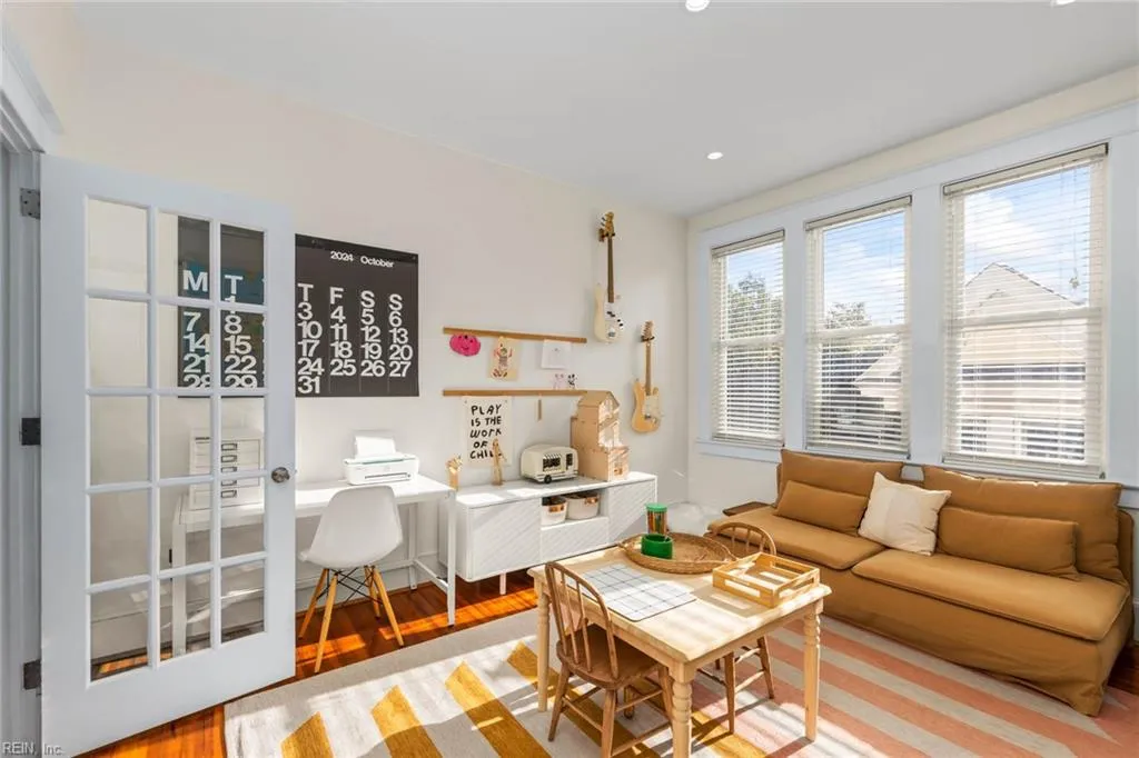 Norfolk, Virginia 23507, United States, 3 Bedrooms Bedrooms, ,2 BathroomsBathrooms,Residential,Pending,38287