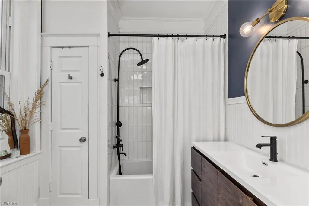 Norfolk, Virginia 23507, United States, 3 Bedrooms Bedrooms, ,2 BathroomsBathrooms,Residential,Pending,38287