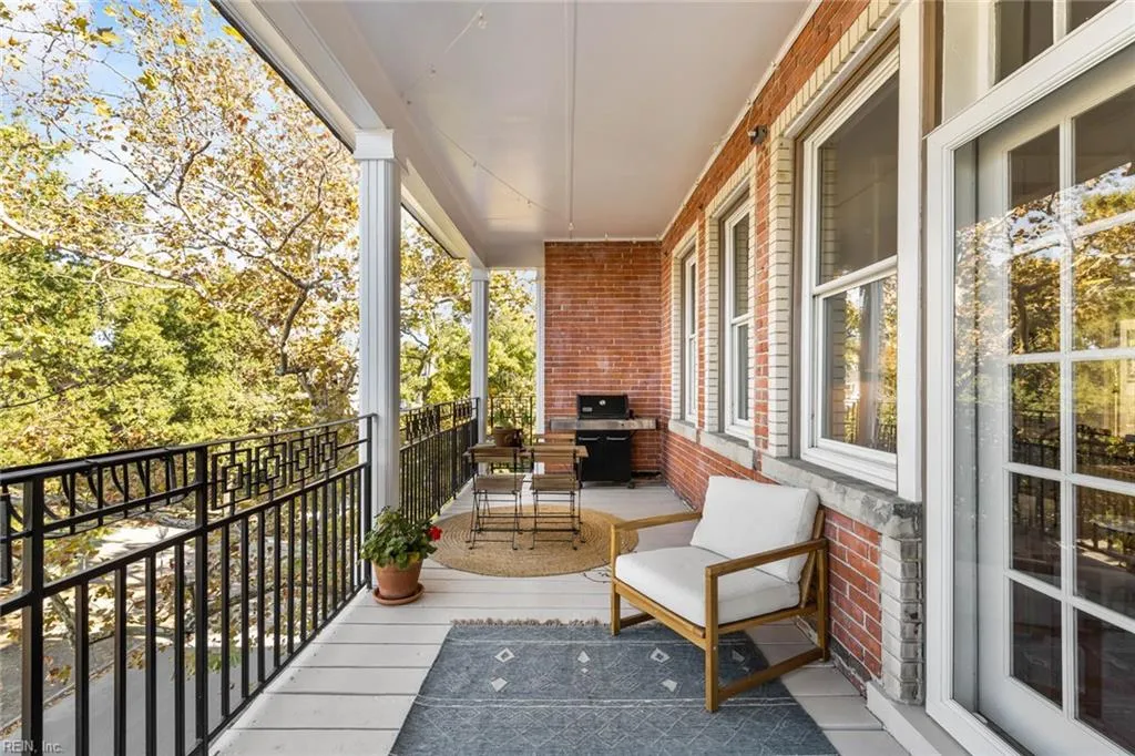 Norfolk, Virginia 23507, United States, 3 Bedrooms Bedrooms, ,2 BathroomsBathrooms,Residential,Pending,38287