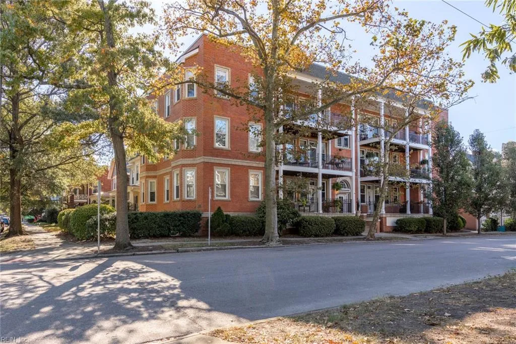 Norfolk, Virginia 23507, United States, 3 Bedrooms Bedrooms, ,2 BathroomsBathrooms,Residential,Pending,38287