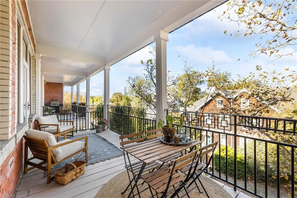 Norfolk, Virginia 23507, United States, 3 Bedrooms Bedrooms, ,2 BathroomsBathrooms,Residential,Pending,38287