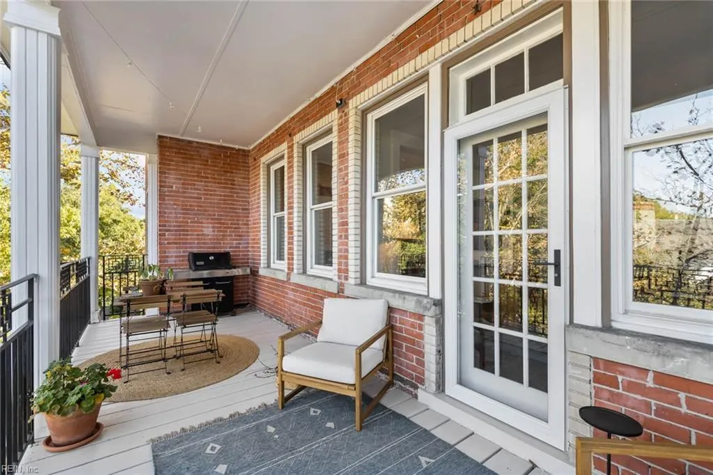 Norfolk, Virginia 23507, United States, 3 Bedrooms Bedrooms, ,2 BathroomsBathrooms,Residential,Pending,38287