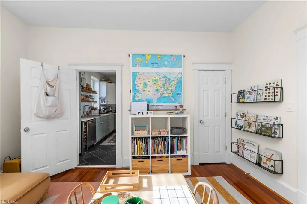 Norfolk, Virginia 23507, United States, 3 Bedrooms Bedrooms, ,2 BathroomsBathrooms,Residential,Pending,38287