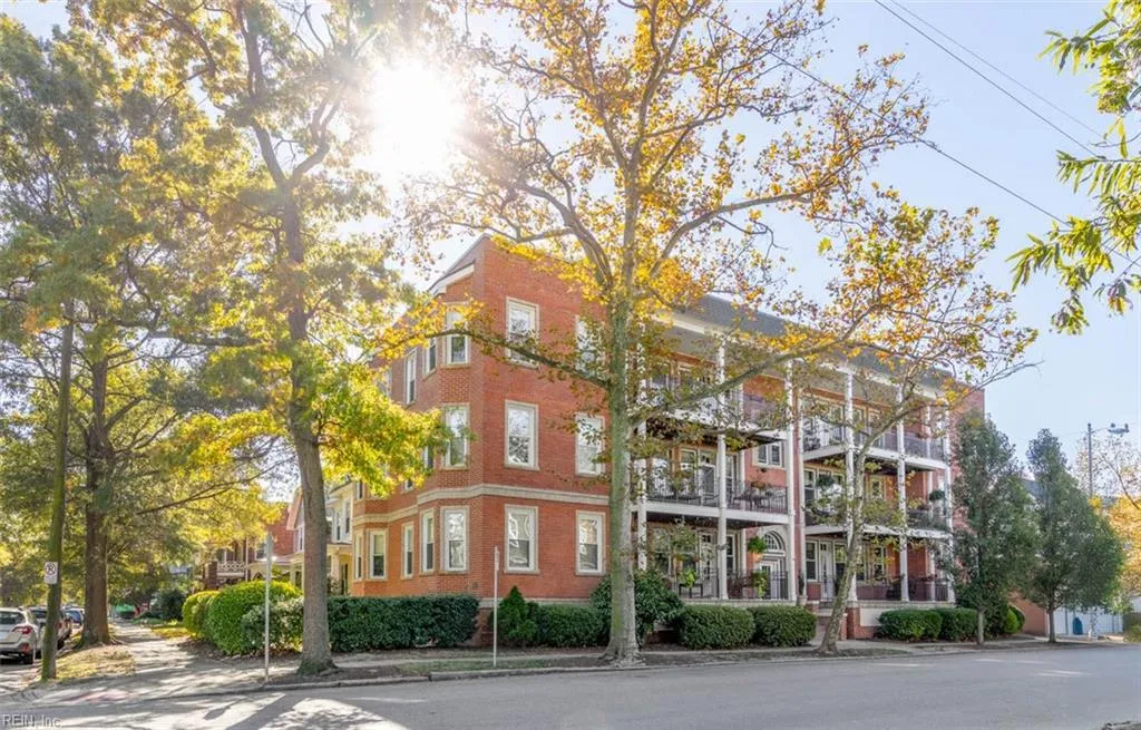 Norfolk, Virginia 23507, United States, 3 Bedrooms Bedrooms, ,2 BathroomsBathrooms,Residential,Pending,38287