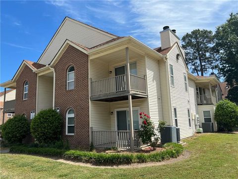 Photo of 532 Pineland Circle #203, Newport News, VA 23608 (MLS # 10632683)