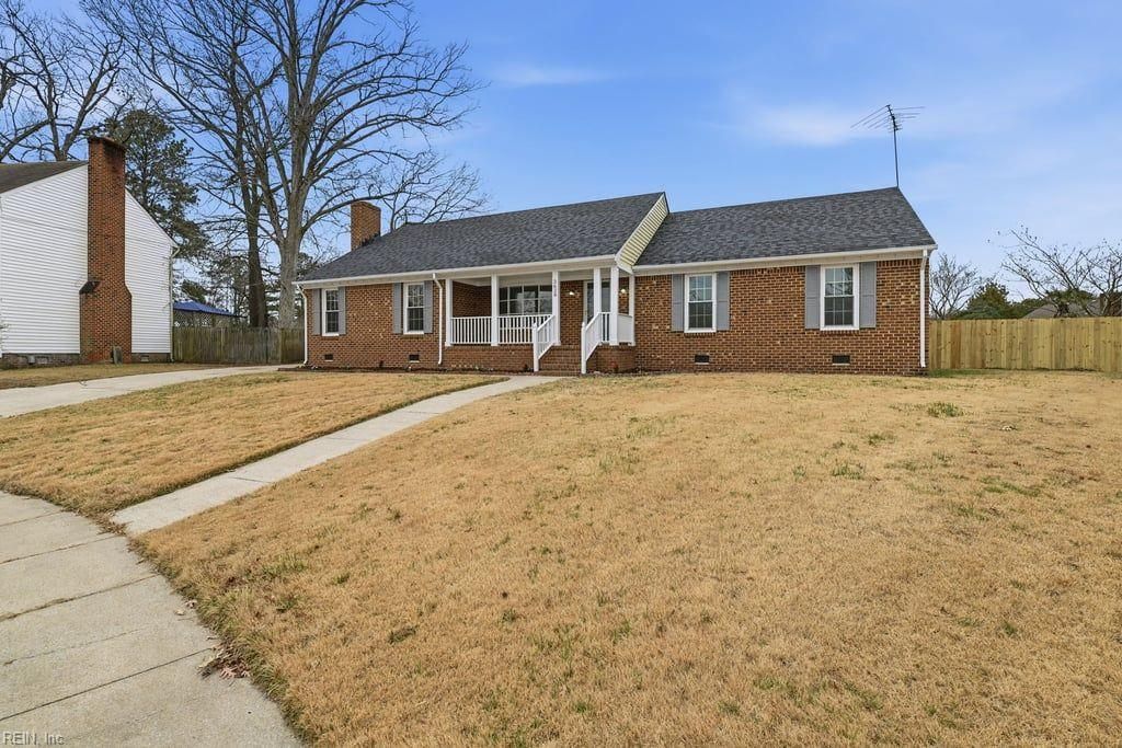 Photo of 2628 Roundtree Circle, Chesapeake, VA 23323 (MLS # 10614360)