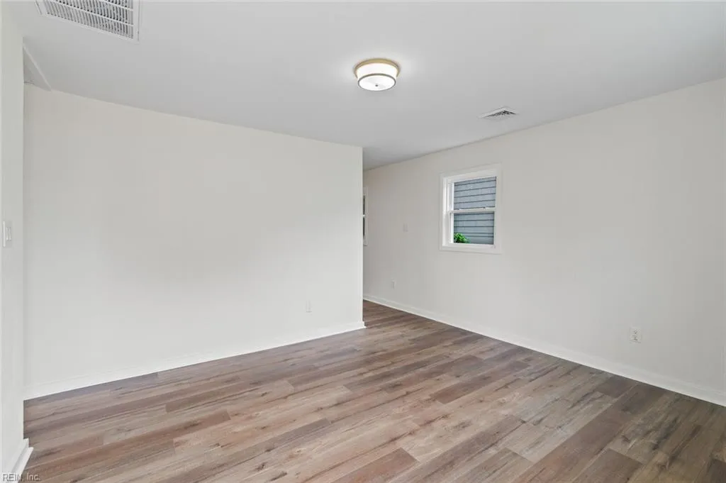 Hampton, Virginia 23663, United States, 2 Bedrooms Bedrooms, ,1 BathroomBathrooms,Residential,Active,146770