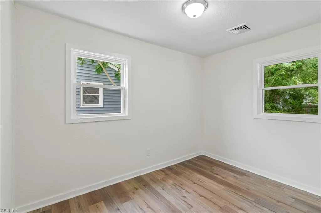 Hampton, Virginia 23663, United States, 2 Bedrooms Bedrooms, ,1 BathroomBathrooms,Residential,Active,146770