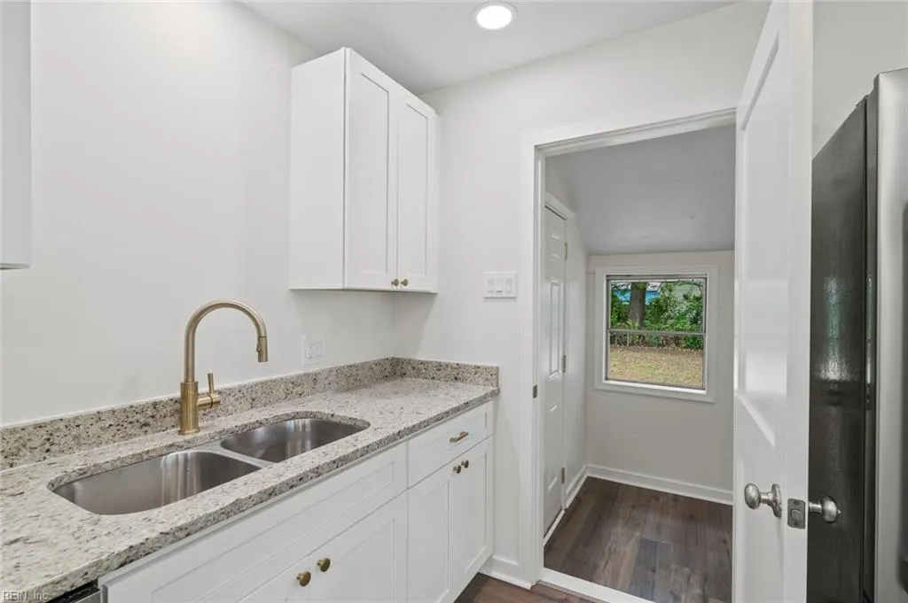 Hampton, Virginia 23663, United States, 2 Bedrooms Bedrooms, ,1 BathroomBathrooms,Residential,Active,146770