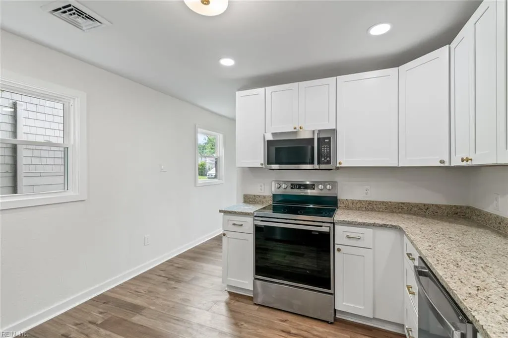 Hampton, Virginia 23663, United States, 2 Bedrooms Bedrooms, ,1 BathroomBathrooms,Residential,Active,146770