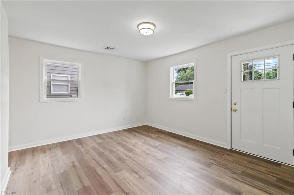 Hampton, Virginia 23663, United States, 2 Bedrooms Bedrooms, ,1 BathroomBathrooms,Residential,Active,146770