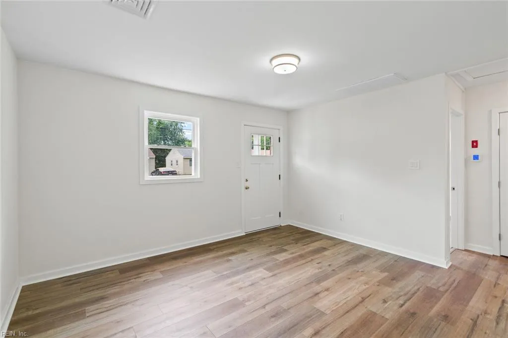 Hampton, Virginia 23663, United States, 2 Bedrooms Bedrooms, ,1 BathroomBathrooms,Residential,Active,146770