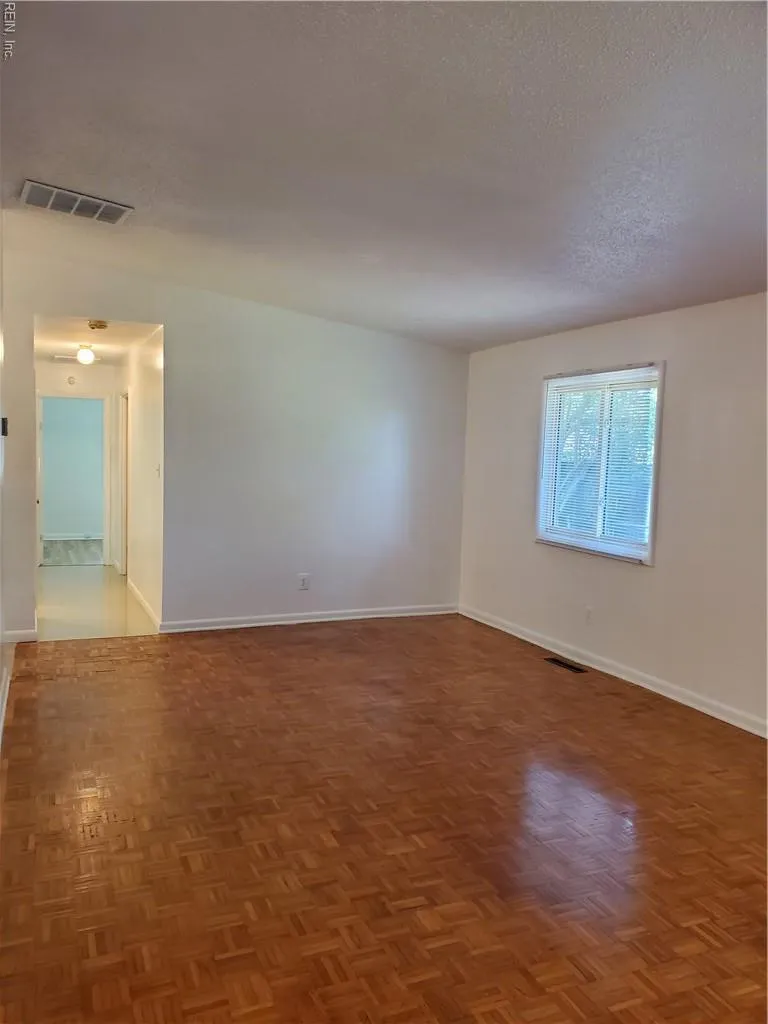 Virginia Beach, Virginia 23452, United States, 3 Bedrooms Bedrooms, ,2 BathroomsBathrooms,Residential,Active,199565