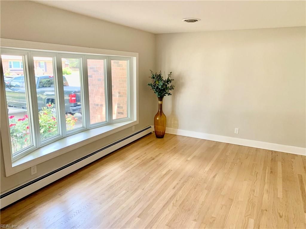 Photo of 4237 Thistle Drive, Portsmouth, VA 23703 (MLS # 10631617)