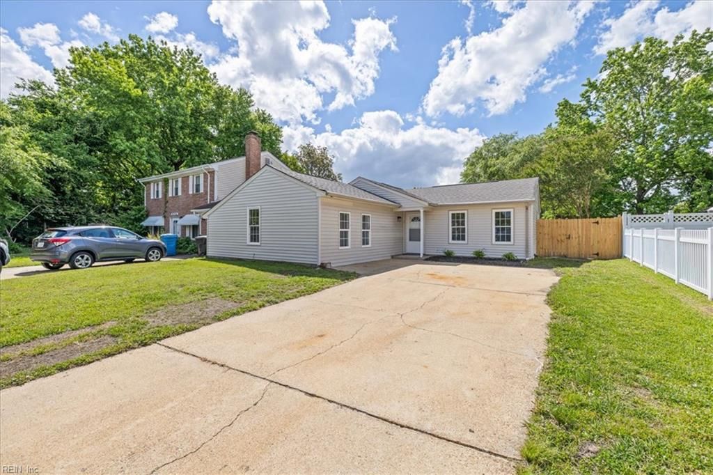 Photo of 980 Wildflower Court, Virginia Beach, VA 23452 (MLS # 10634695)