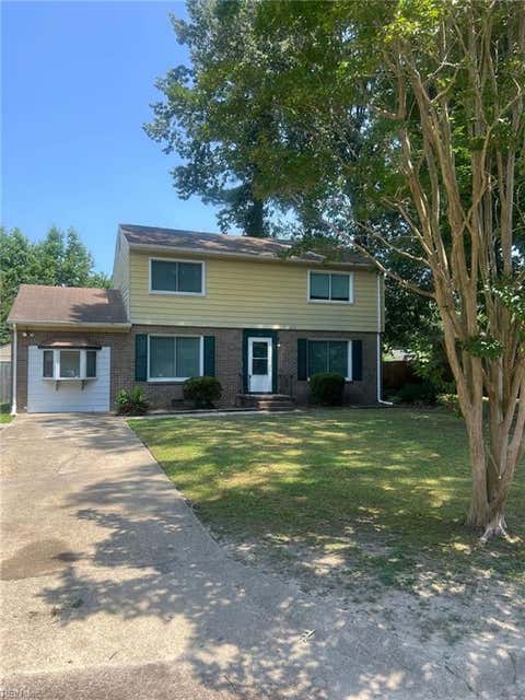 Photo of 10 Excalibur Place, Newport News, VA 23602 (MLS # 10650821)