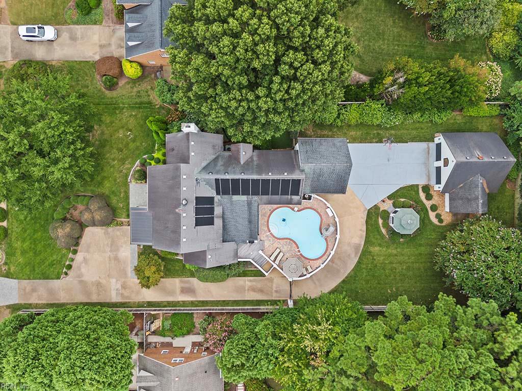 1013 Ditchley RD