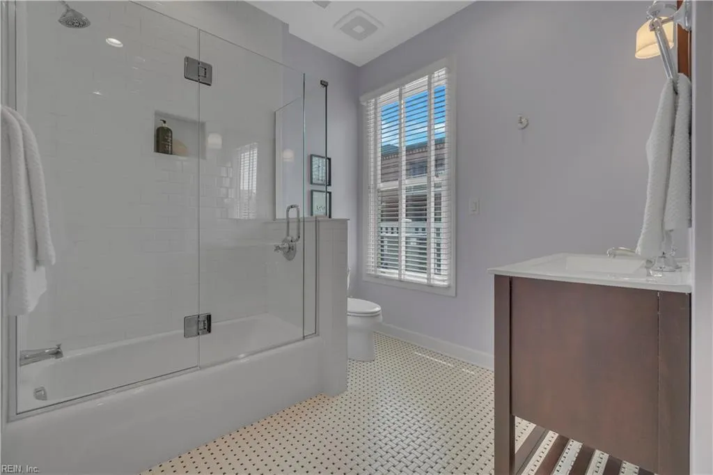 Norfolk, Virginia 23510, United States, 4 Bedrooms Bedrooms, ,4 BathroomsBathrooms,Residential,Active,254536