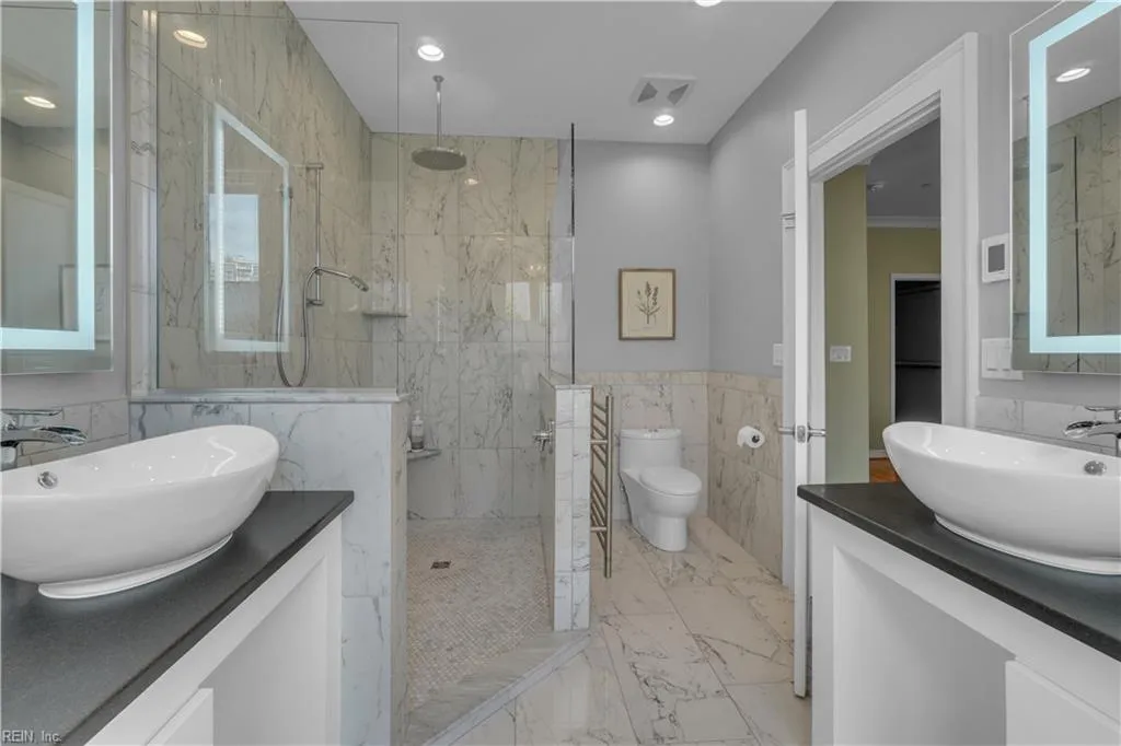 Norfolk, Virginia 23510, United States, 4 Bedrooms Bedrooms, ,4 BathroomsBathrooms,Residential,Active,254536