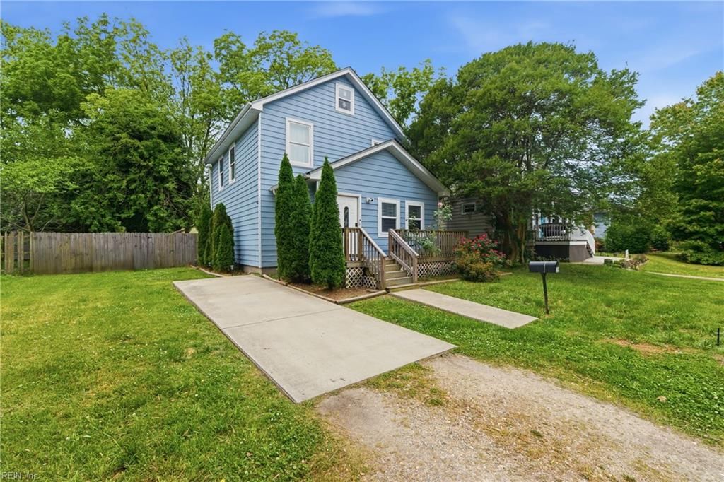 Photo of 139 Locust Avenue, Hampton, VA 23661 (MLS # 10633721)