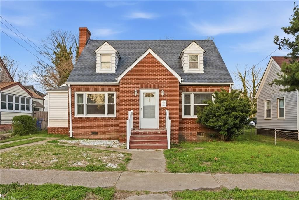 Photo of 3204 Roanoke Avenue, Newport News, VA 23607 (MLS # 10626900)