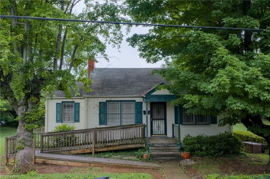 Photo of 414 10 1/2 Street NW, Charlottesville, VA 22903 (MLS # 10636662)