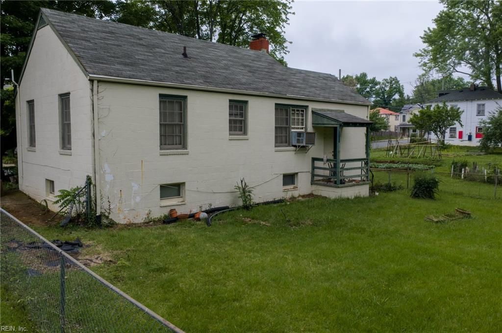 Photo of 414 10 1/2 Street NW, Charlottesville, VA 22903 (MLS # 10636662)