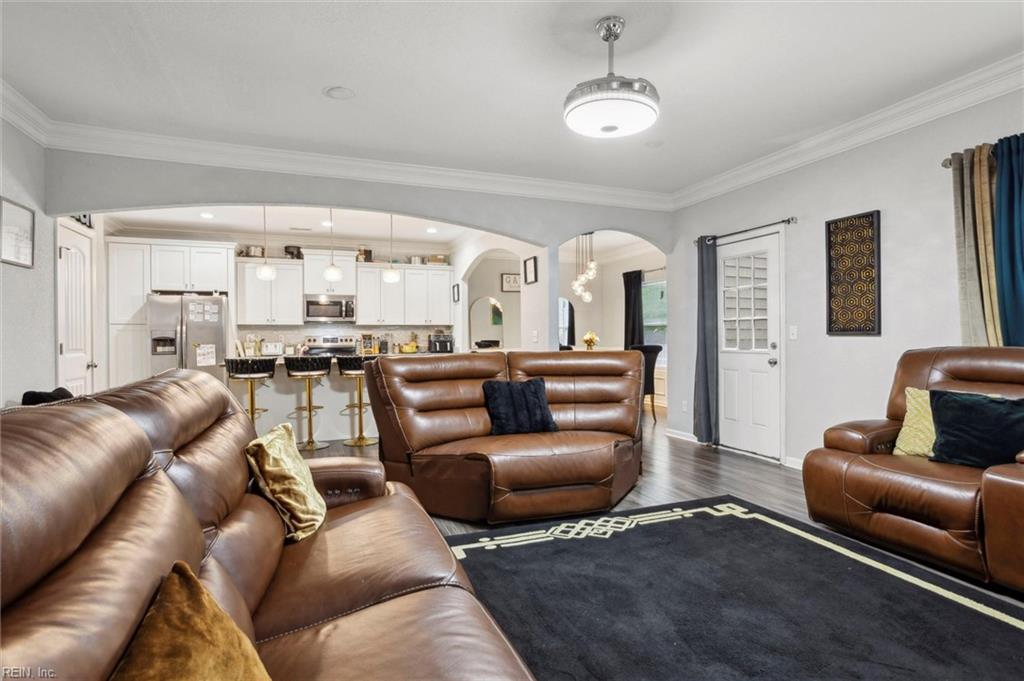 3608 Cardinal LN
