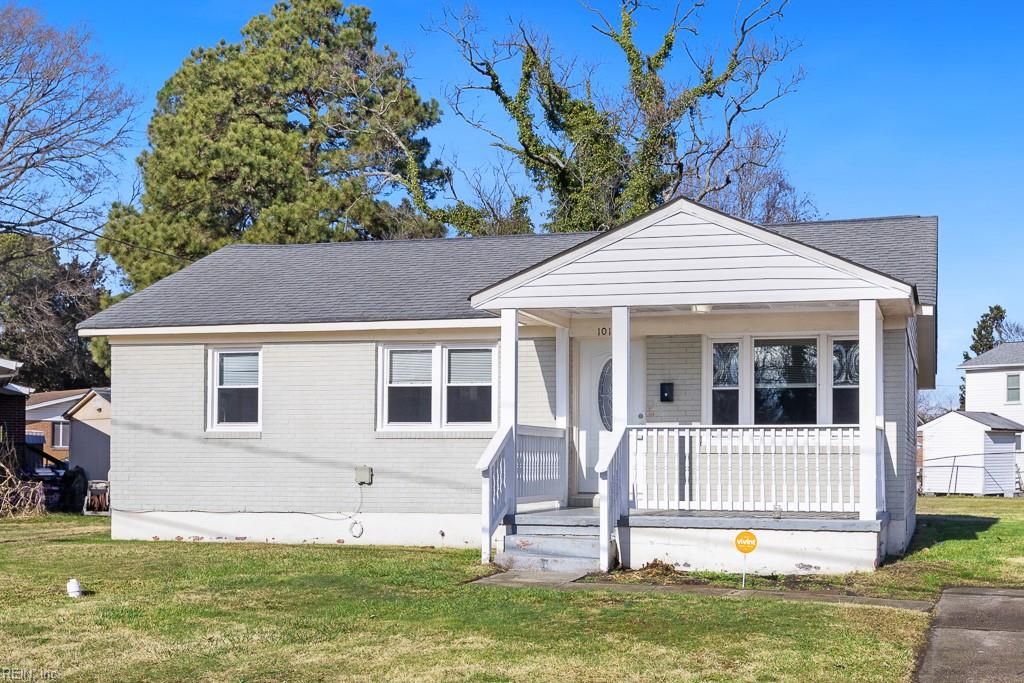 Photo of 1012 Basie Crescent, Portsmouth, VA 23701 (MLS # 10614154)