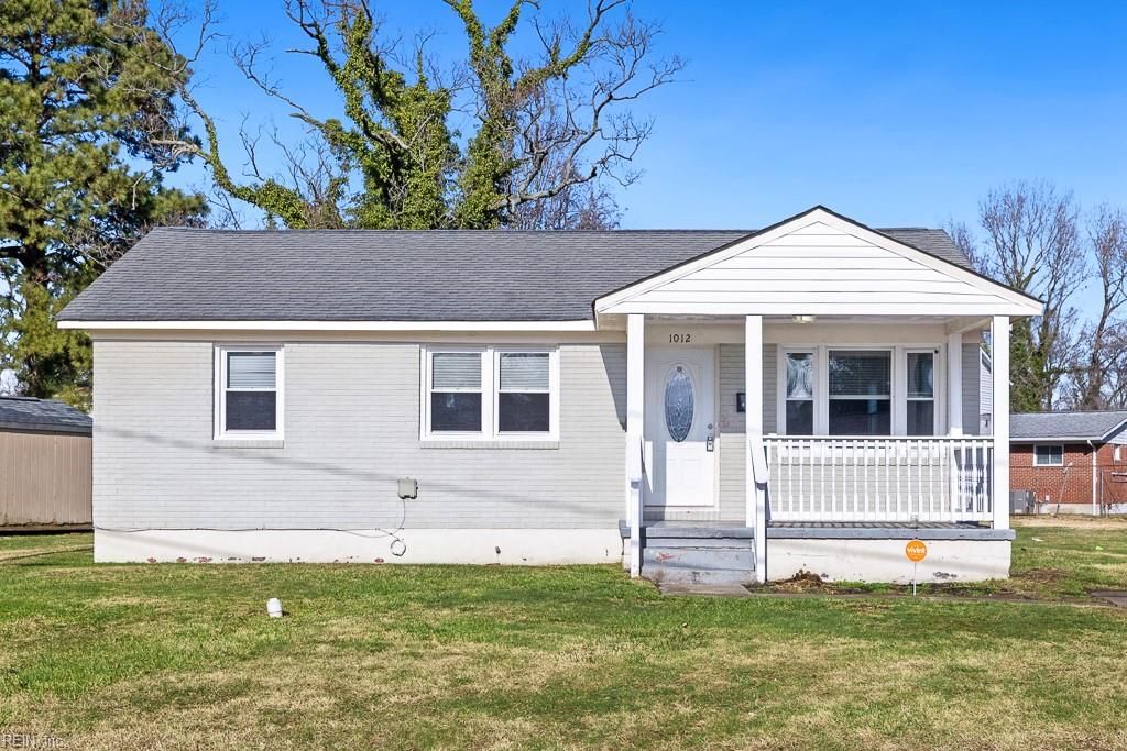 Photo of 1012 Basie Crescent, Portsmouth, VA 23701 (MLS # 10614154)