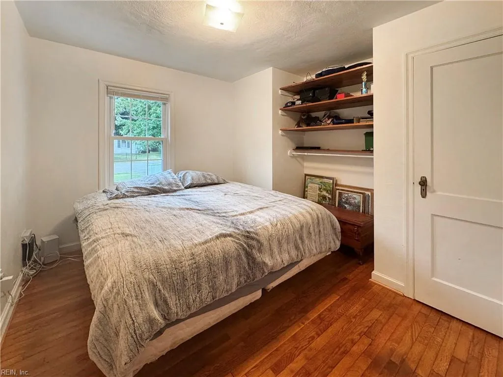 Hampton, Virginia 23669, United States, 3 Bedrooms Bedrooms, ,1 BathroomBathrooms,Residential,Active,208372