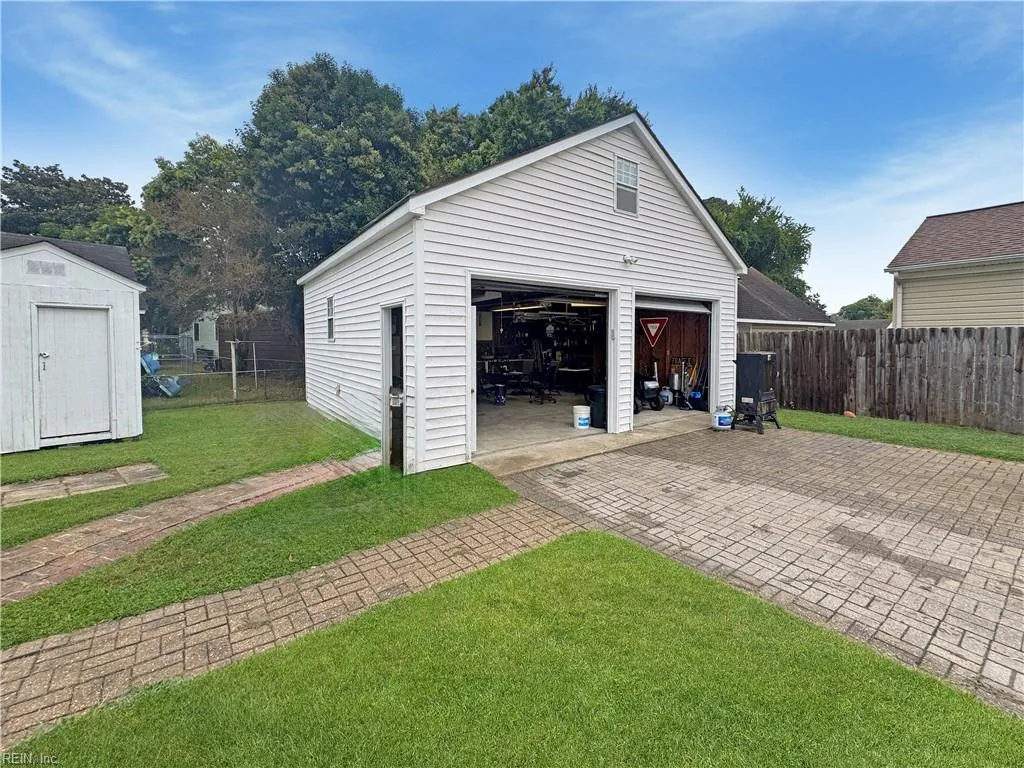 Hampton, Virginia 23669, United States, 3 Bedrooms Bedrooms, ,1 BathroomBathrooms,Residential,Active,208372