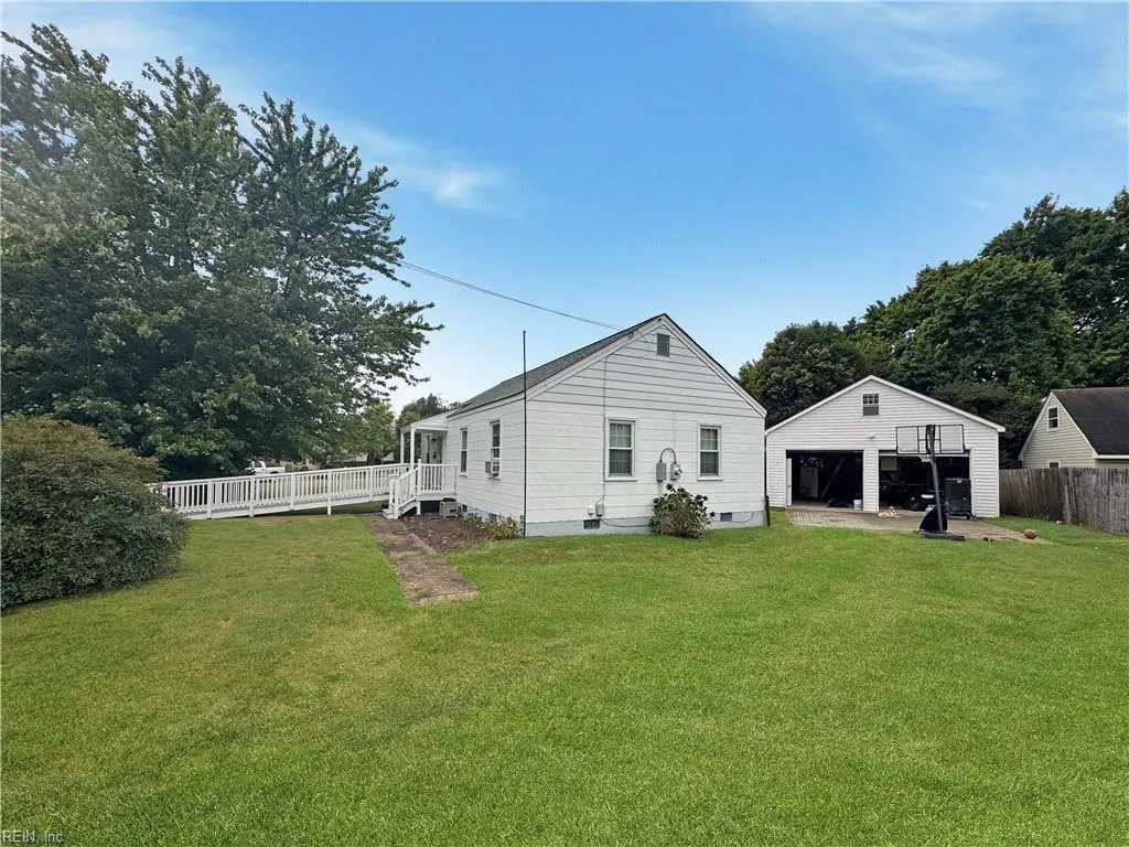 Hampton, Virginia 23669, United States, 3 Bedrooms Bedrooms, ,1 BathroomBathrooms,Residential,Active,208372