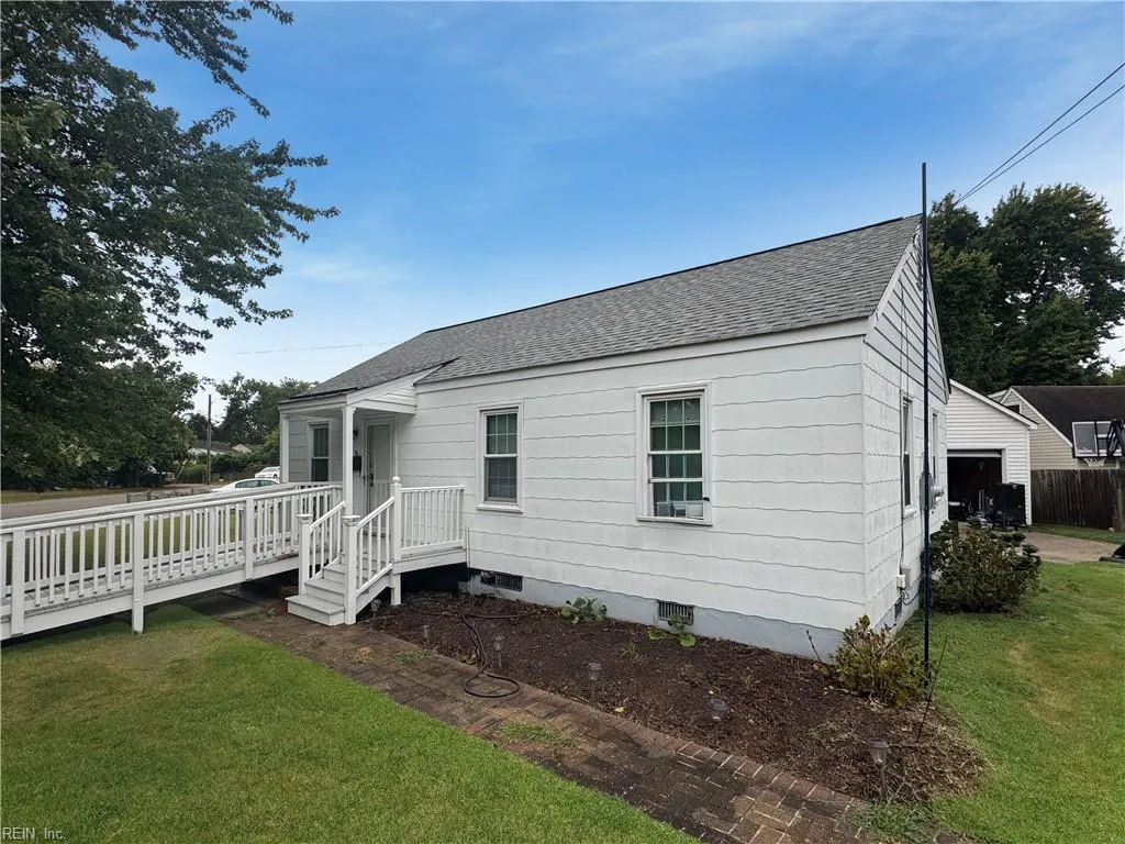 Hampton, Virginia 23669, United States, 3 Bedrooms Bedrooms, ,1 BathroomBathrooms,Residential,Active,208372