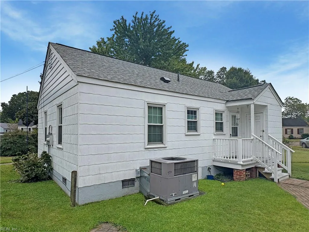 Hampton, Virginia 23669, United States, 3 Bedrooms Bedrooms, ,1 BathroomBathrooms,Residential,Active,208372