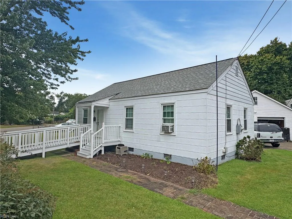 Hampton, Virginia 23669, United States, 3 Bedrooms Bedrooms, ,1 BathroomBathrooms,Residential,Active,208372